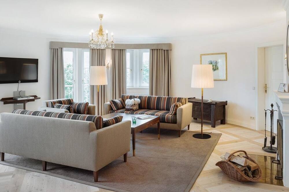 Tower Suite (breakfast) - IMLAUER Hotel Schloss Pichlarn