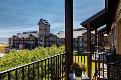Moose Mgmt at Stillwater 3070: Top Floor-Mountain & Lake Views-Hot Tub-Fireplace