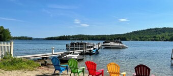 Lake Winnie Waterfront cottage w/ sandy beach, short walk to best spots in town!
