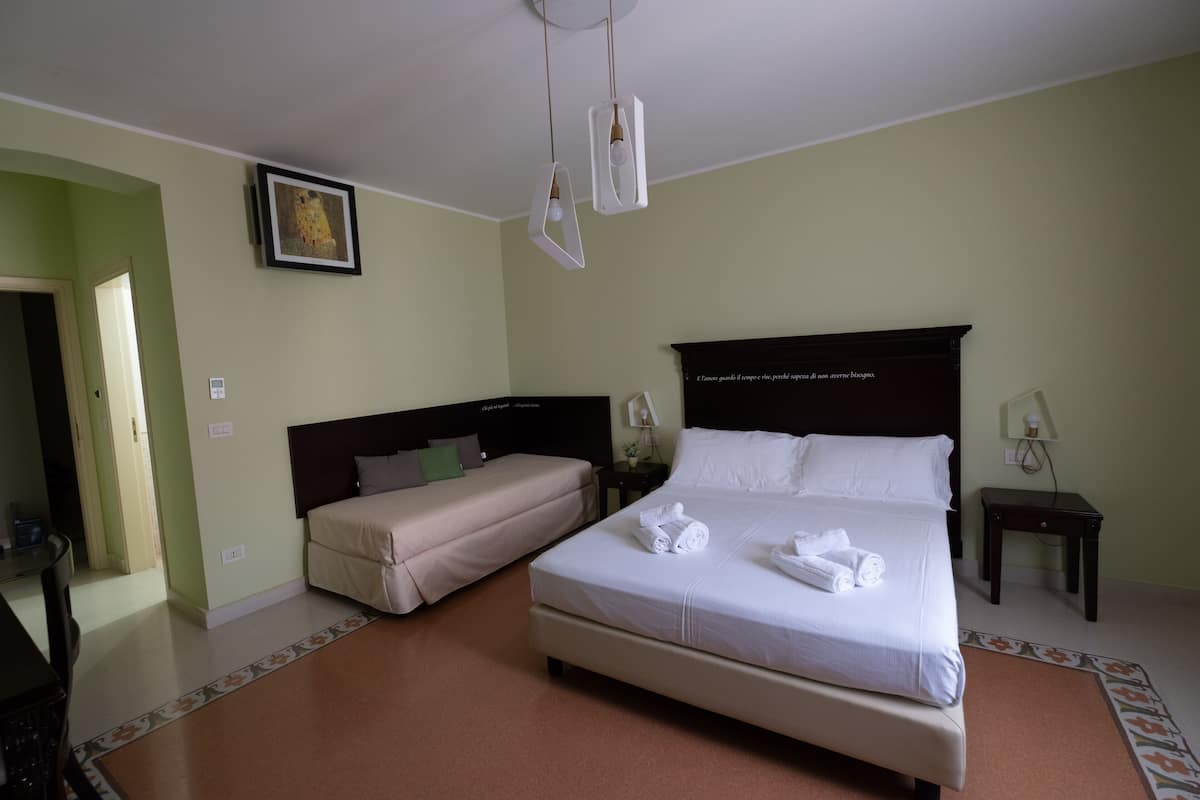 Superior kamer, 1 twee- of 2 eenpersoonsbedden | 1 slaapkamer, een minibar, individueel gedecoreerd