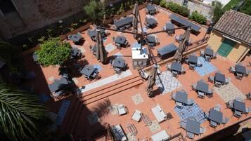 Breakfast, lunch, dinner served; Mediterranean cuisine, ocean views