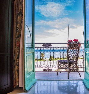 Deluxe Double or Twin Room | 1 bedroom, minibar, individually decorated, individually furnished