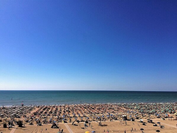 Una playa cerca