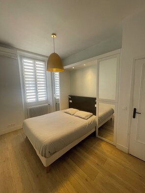 1 chambre, fer et planche à repasser, Wi-Fi, draps fournis