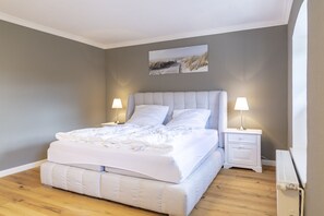 3 bedrooms, free WiFi, bed sheets