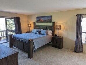 4 habitaciones, tabla de planchar con plancha y cuna de viaje 