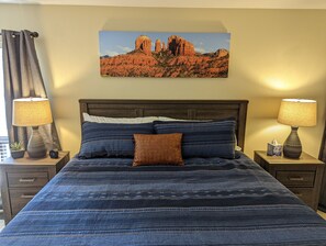 4 bedrooms, iron/ironing board, travel cot, free WiFi - Sedona 4BR • Red Rock Views • Deck + Game Room (Sedona)