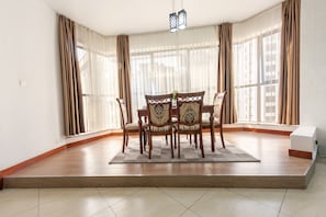 Dining - Myra Suites - Homes By Della (Nairobi)