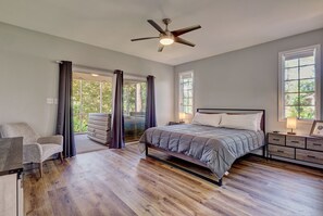 3 slaapkamers, een strijkplank/strijkijzer, gratis wifi, beddengoed