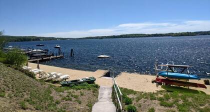 Hi Spot Studio with shared beach on Winnipesaukee!