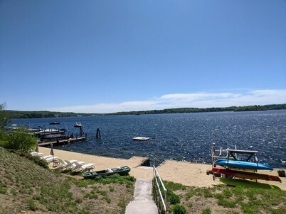 Hi Spot Studio with shared beach on Winnipesaukee!