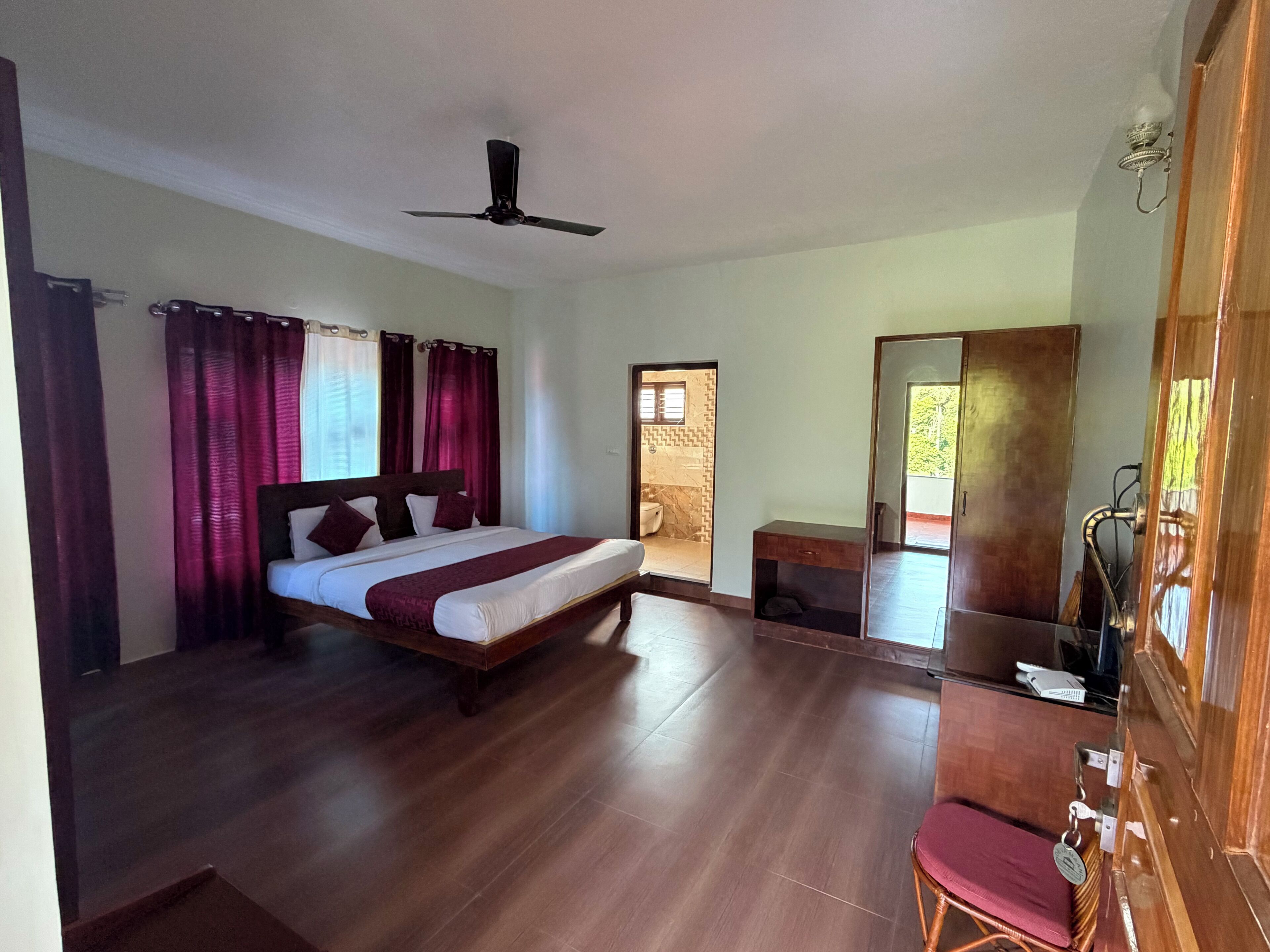 Honeymoon Room | Egyptian cotton sheets, premium bedding, free WiFi, bed sheets