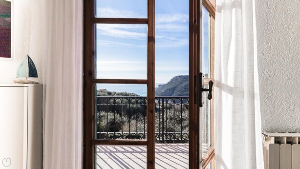 A balcony with a view of a mountainous landscape. - Il Borgo Apartments B6 - Sv-d600-bove3l1b (Finale Ligure)