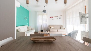 House | 2 bedrooms, iron/ironing board, WiFi