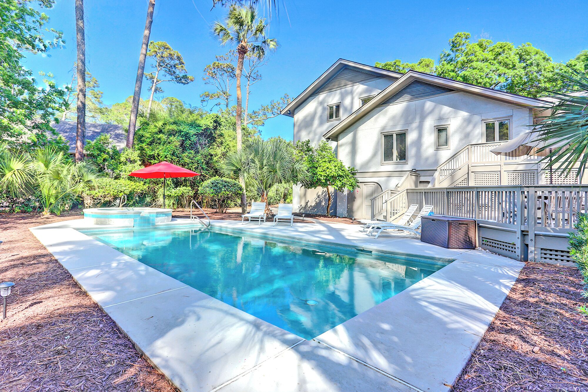 Et oppvarmet basseng