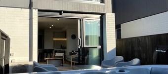 Riverside Lodge - Luxury Two Bedroom With Hot Tub