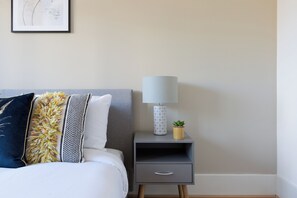 Single Room | Cots/infant beds, free WiFi, bed sheets - The Haggerston Flats (London)