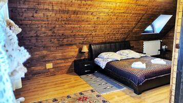 Chambre Double Tradition | Décoration personnalisée, ameublement personnalisé, draps fournis