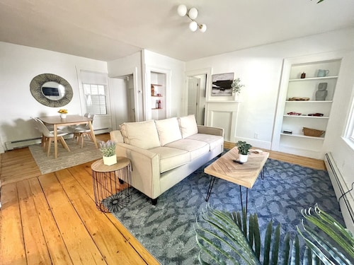 Historical 1st Floor 3BR APT Brunswick @ Bowdoin