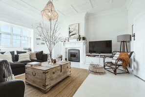 TV, fireplace, offices