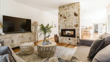 TV, fireplace, stereo, offices