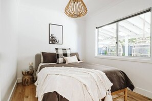 4 bedrooms, desk, iron/ironing board, travel crib