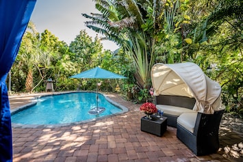 Beautiful pool.
Shared with Unit 1 and 3.