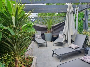 المنطقة المحيطة بالمنشأة