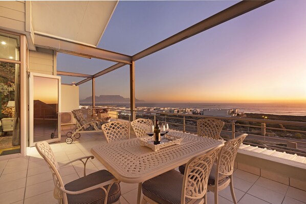 Apartment (3 Bedrooms) | Front of property