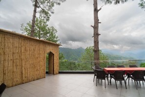 Kamar Khas | Tirai kedap cahaya, Wi-Fi gratis, dan seprai linen