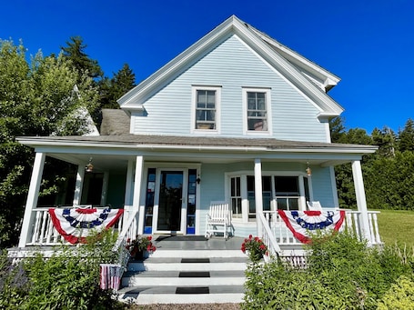 Front of property. Elsa's Inn on the Harbor