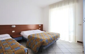 2 bedrooms, in-room safe, free WiFi, bed sheets - Modern Residence with swimming pool in Bibione Beach (Bibione)