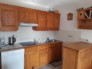 Fridge, microwave, dishwasher, coffee/tea maker