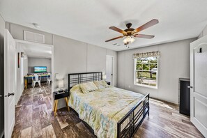 2 bedrooms, travel crib, free WiFi, bed sheets