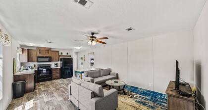 Paradise is all around! Beaches, Golf Courses, Restaurants & Shopping