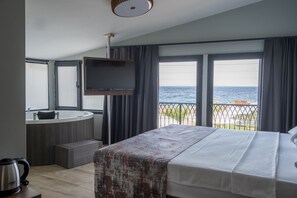 奢华客房 | 客房内保险箱、隔音、免费 WiFi、床单