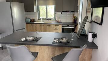 Casa | Cozinha privada | Geladeira, micro-ondas, fogão, cooktop