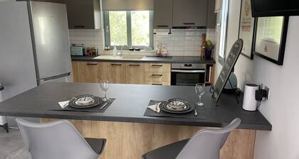 Flat - Sleeps 2 - Parking - Patio