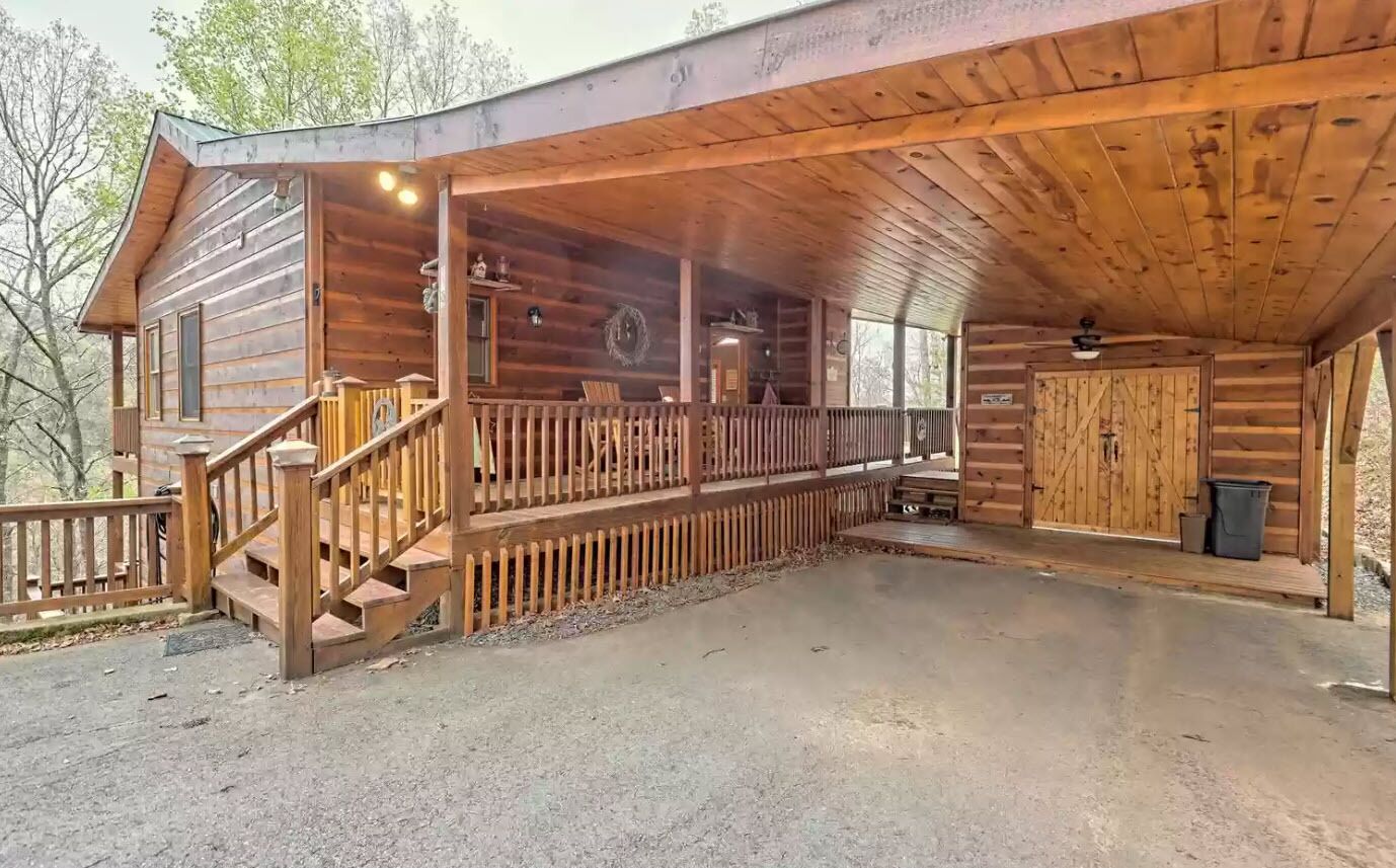 Private 5 acres -  View - Walk to Lake