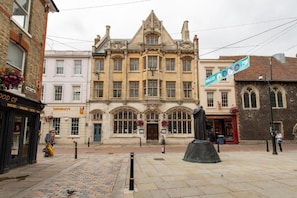 Apartment | Exterior - The Best Apartment in Canterbury (Canterbury)