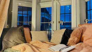 Apartment | 2 bedrooms, free WiFi, bed sheets