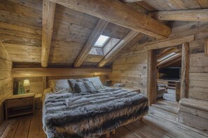 5 عدّة غرف نوم ومكتب ومكواة/لوح كي وسرير سفر