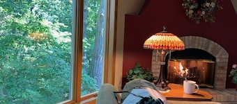 Luxury Lake Country Home · Hike · Bike �· Fire pit · Boating · Lauderdale Lakes