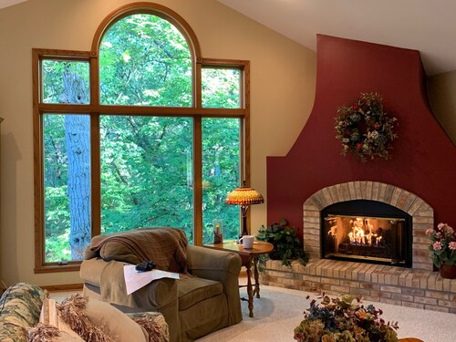 Luxury Lake Country Home · Hike · Bike · Fire pit ·  Boat Included : D