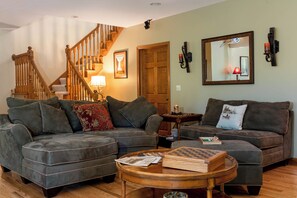 Smart TV, chimenea, videojuegos y reproductor de DVD 