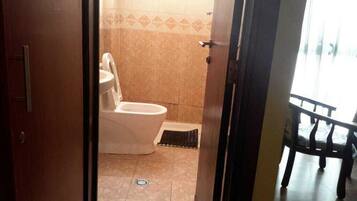 Single Room | Bathroom