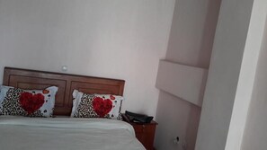 Single Room - Roza Hotel (Addis Ababa)