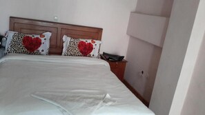 Room - Roza Hotel (Addis Ababa)