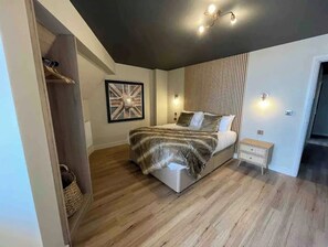 2 bedrooms, iron/ironing board, travel crib, free WiFi