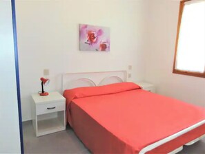 2 bedrooms, in-room safe, bed sheets - Two-room apartment on the second floor in the center of Bibione Spiaggia (Bibione)